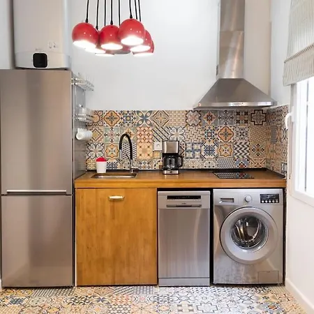 Encantador Apartamento Reformado En Tetuan By Bebalmy Madrid Exterior foto