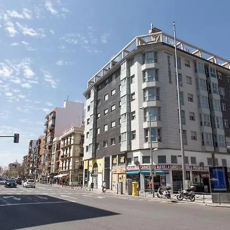 Encantador Apartamento Reformado En Tetuan By Bebalmy Madrid Exterior foto
